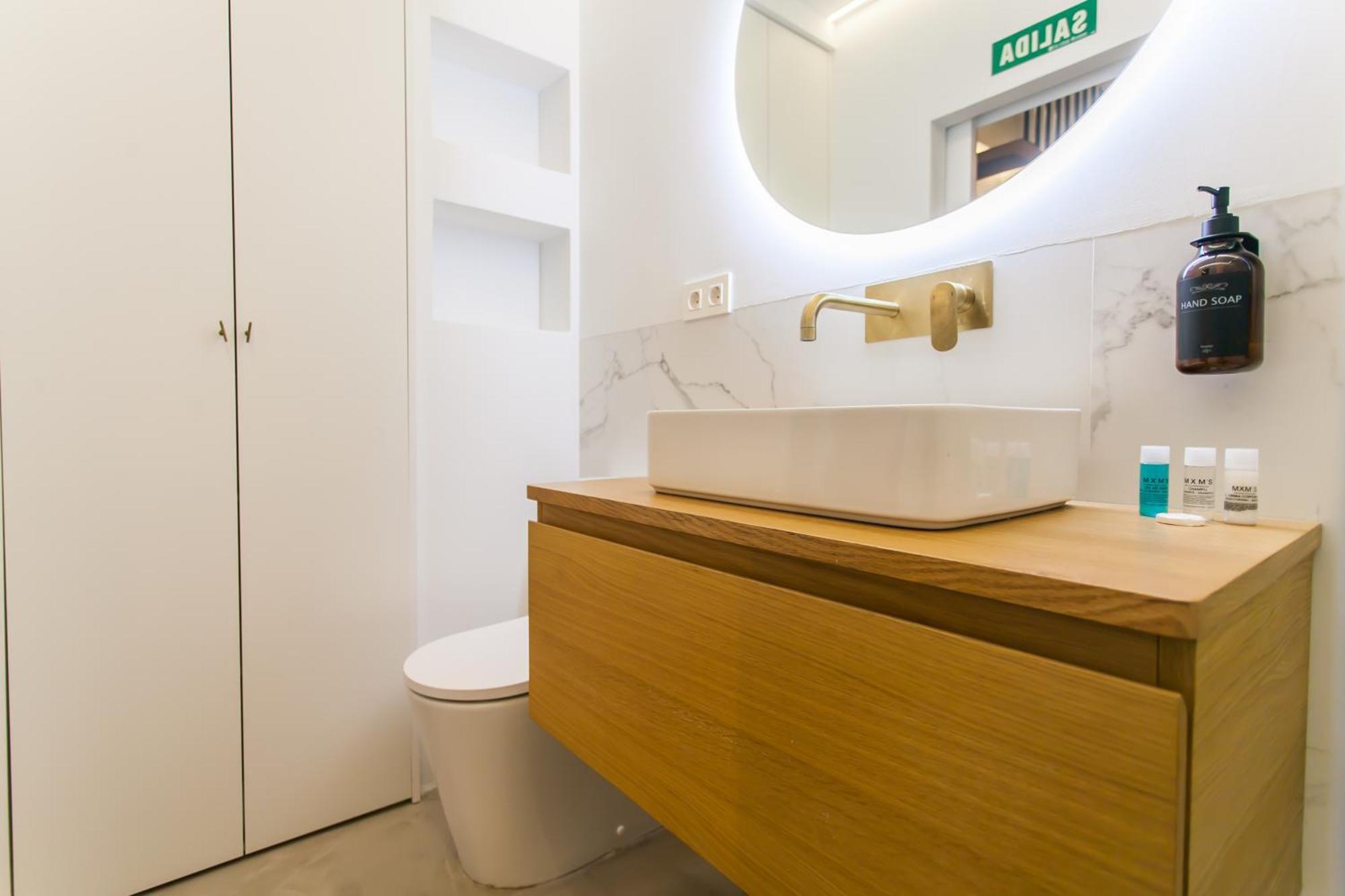 Apartmán Guernica Luxury Duplex - Location, Light, And Art Madrid Exteriér fotografie